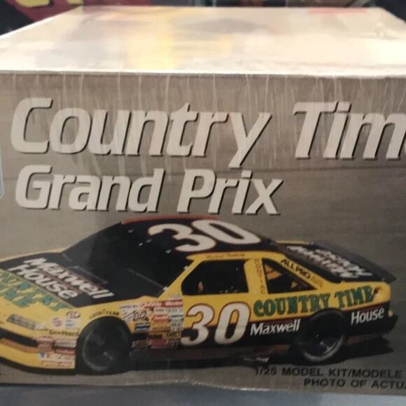 VINTAGE 1990 AMT 1:25 SCALE " MICHAEL WALTRIP " 30 COUNTRY TIME GRAND PRIX 6732 - Picture 4 of 5